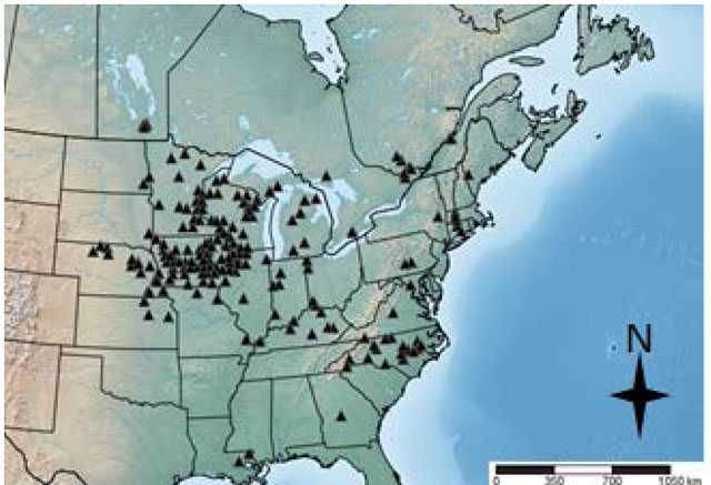 Map of a portion of North America showing distribution of Riverine Clubtail. Black triangles represent areas where the Riverine Clubtail has been reported