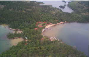 Picture showing tourist lodge on Sandford Lake.