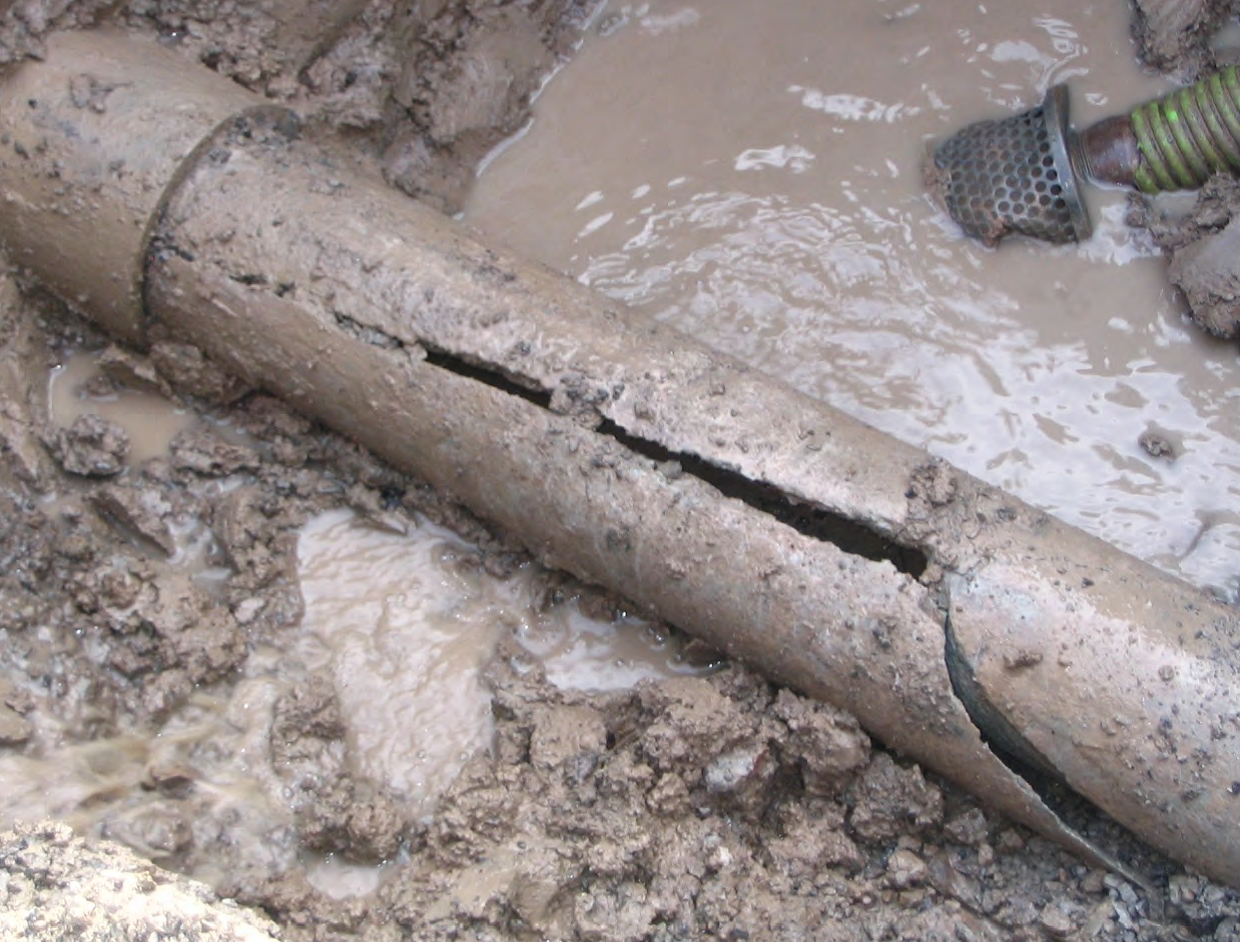 Figure 3: An image that shows longitudinal watermain break with evident contamination.