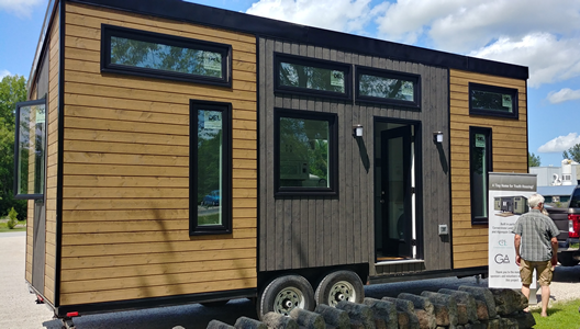 Une mini-maison sur roues