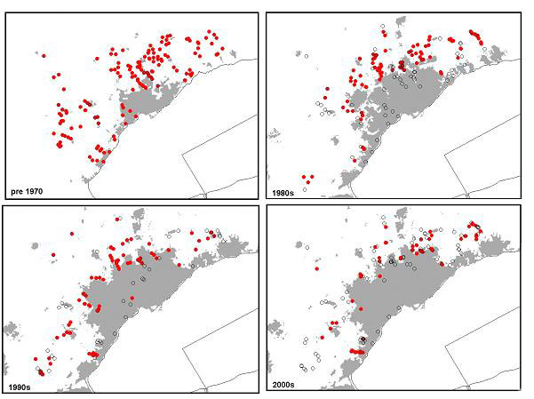 The distribution of Redside Dace in the greater Toronto area over time. Four images are showing the amount of growing urban development in the GTA pre 1970 to the 2000s. With the increasing development there are less areas where Redside Dace are captured. 