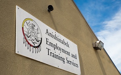 Photo de l’immeuble de l’organisme Anishinabek Employment and Training Services.